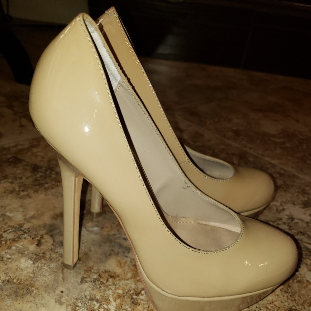 Women's nude patent round toe platform pumps 6.5 - Picture 3 of 5